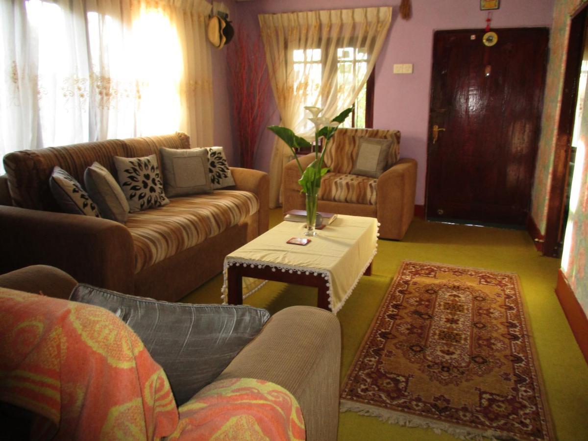 Redwood Homestay Nuwara Eliya Ngoại thất bức ảnh