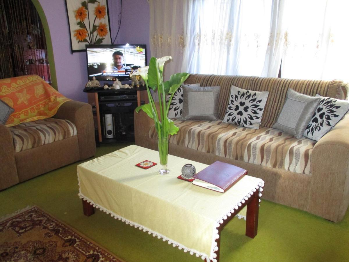 Redwood Homestay Nuwara Eliya Ngoại thất bức ảnh