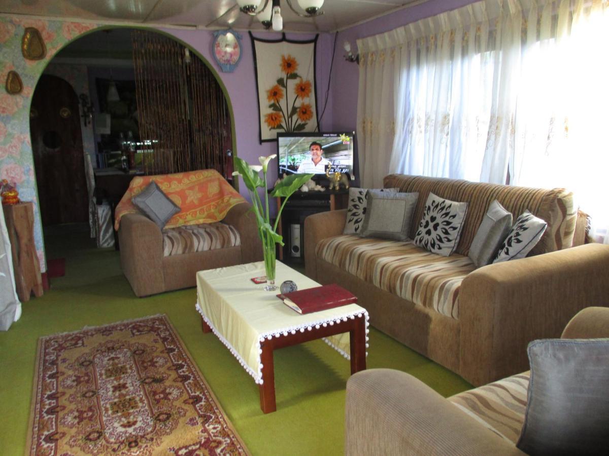Redwood Homestay Nuwara Eliya Ngoại thất bức ảnh